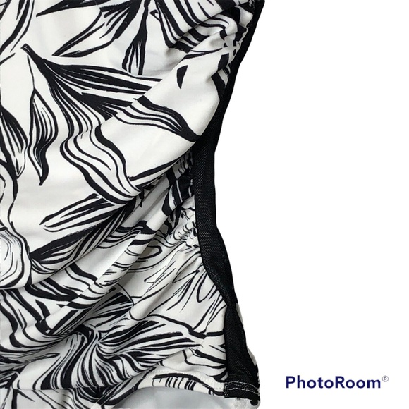 NWT DKNY Womens Black Printed Lined One Piece Swimsuit Size 6 Removable Pads - Picture 4 of 11